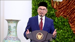 Malaysia’s Anwar calls for dialogue to ease border tensions between Thailand, Cambodia