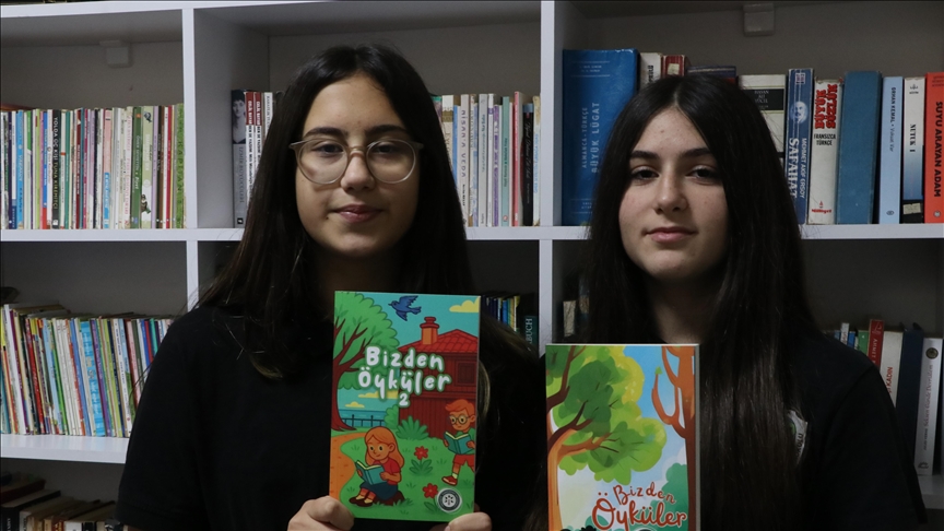 Ortaokulun yazarlık atölyesi öğrencileri 3. kitabı çıkarmaya hazırlanıyor