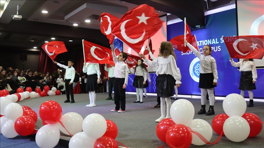 Shkolla Maarif në Shkup organizoi program me rastin e Ditës së Arsimit në Gjuhën Turke