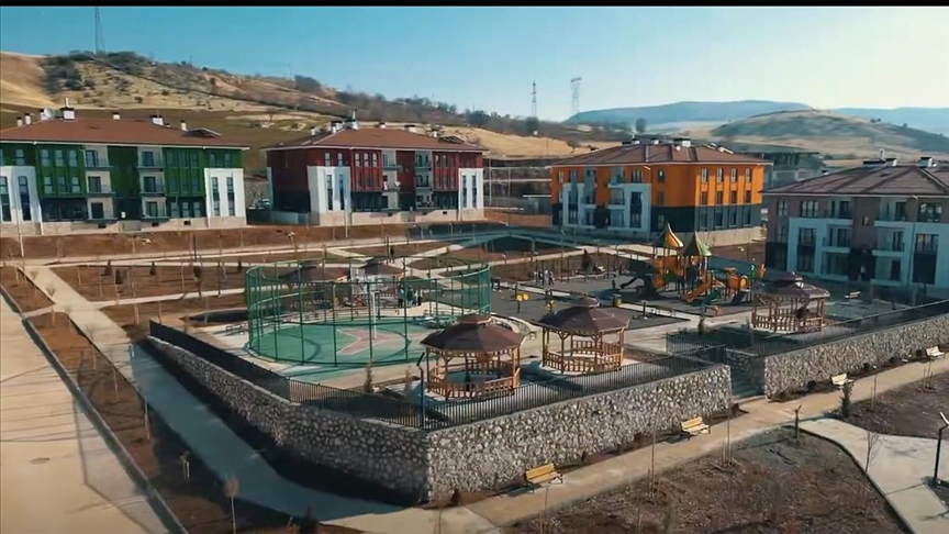 Bakan Kurum'dan deprem bölgesi için "Tohum" filmi paylaşımı