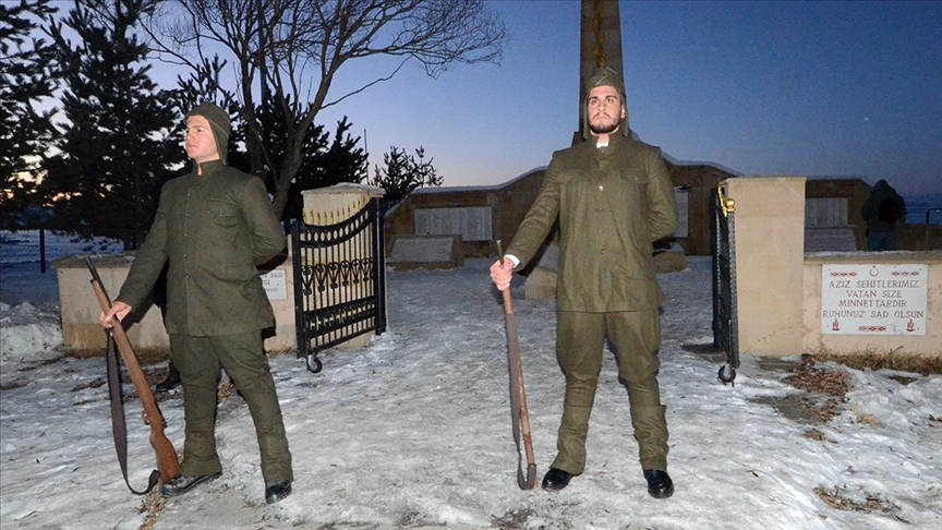 Kars'ta "Sarıkamış şehitleri" için temsili nöbet tutuldu