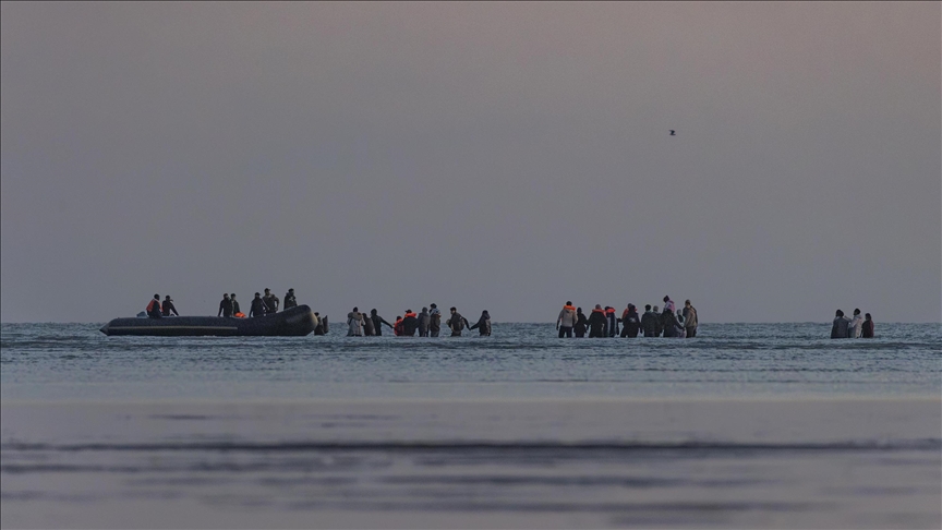 Record 800 migrants cross English Channel to UK in single day in December