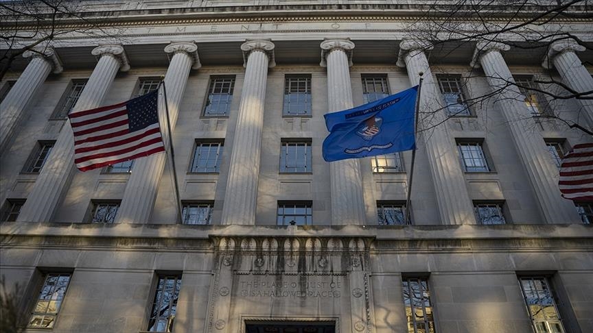 Минюст США вернул на сайт фото с Трампом, удаленное из материалов по делу Эпштейна