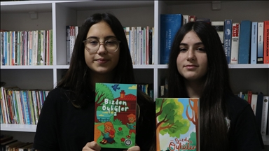 Ortaokulun yazarlık atölyesi öğrencileri 3. kitabı çıkarmaya hazırlanıyor