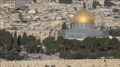 Scores of illegal Israeli settlers storm Jerusalem’s Al-Aqsa Mosque under police protection