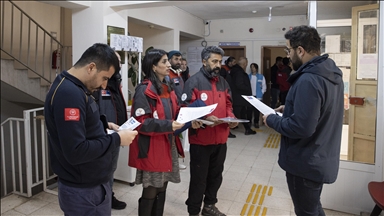 Tunceli'de gönüllüler deprem risklerine karşı ev ve iş yerlerinde "tehlike avı"nda