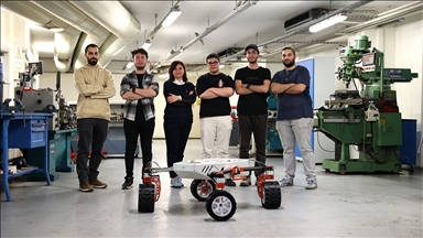 İzmir'de mühendislik fakültesi öğrencileri uzay keşfi için robot geliştirdi
