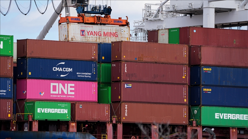 US industrial production rises in November: Fed