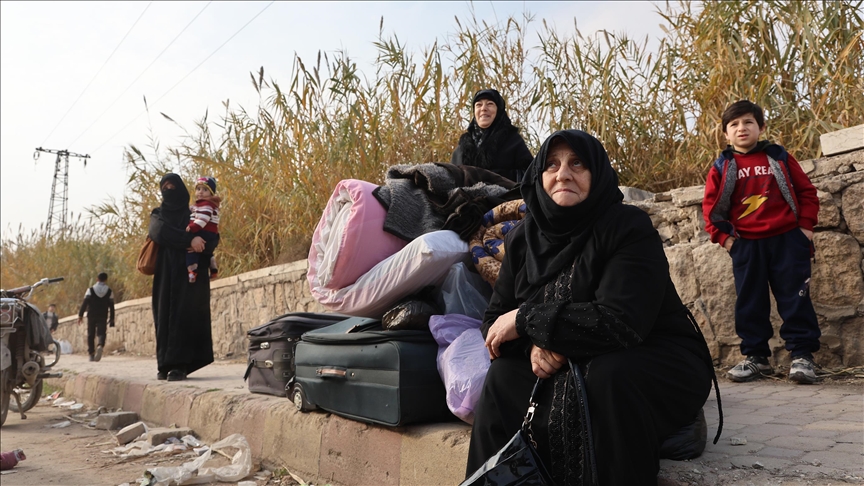 نزوح مدنيين من حيين يحتلهما "قسد" في حلب السورية