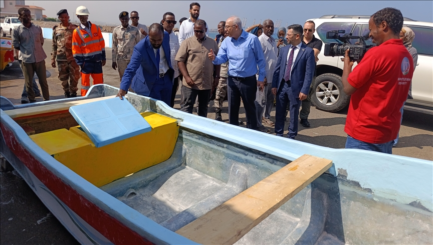 TİKA, Cibuti’de balıkçılar için tekne üretim atölyesi kurdu
