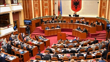 Shqipëri, përjashtohen me një muaj nga punimet e Kuvendit 6 deputetë të opozitës pas tensioneve në seancë