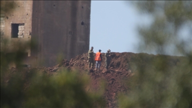 İsrail ordusu Suriye'nin güneyine düzenlediği baskına iki sivili alıkoydu