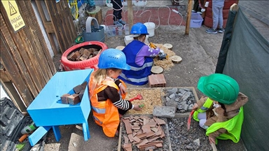 Chinese lawmakers begin debate on childcare services law