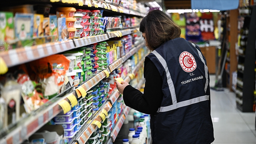Ticaret Bakanlığı, asgari ücretteki artış bahanesiyle ürünlerinde zamma hazırlanan işletmeleri uyardı
