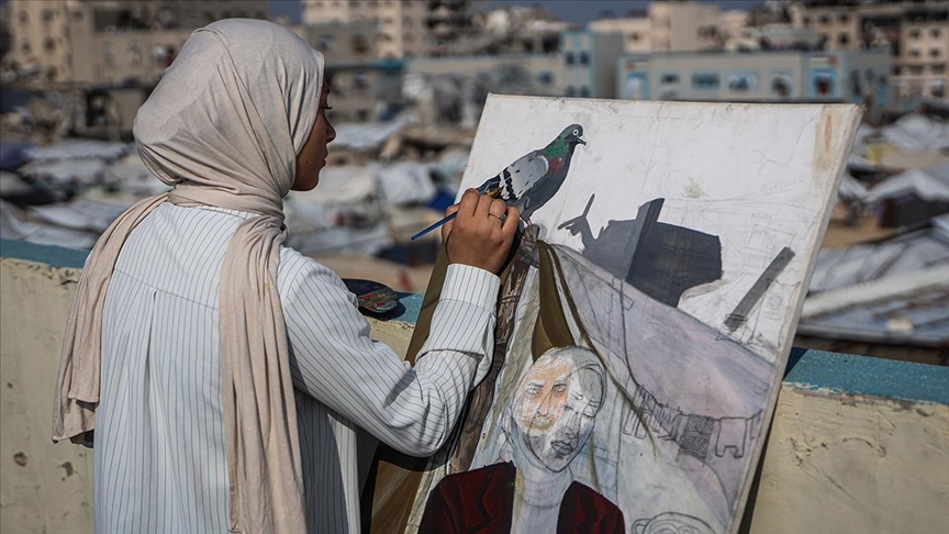 Gazzeli küçük ressam Sara, İsrail'in saldırılarıyla birlikte sadece "yıkım ve kan" çizer oldu