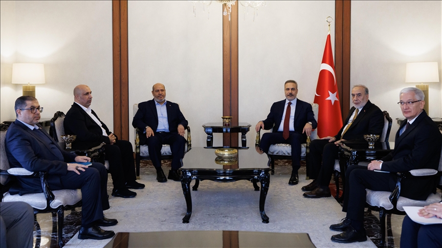 Хакан Фидан се сретна со делегација на Хамас во Анкара за ситуацијата во Газа и мировниот план