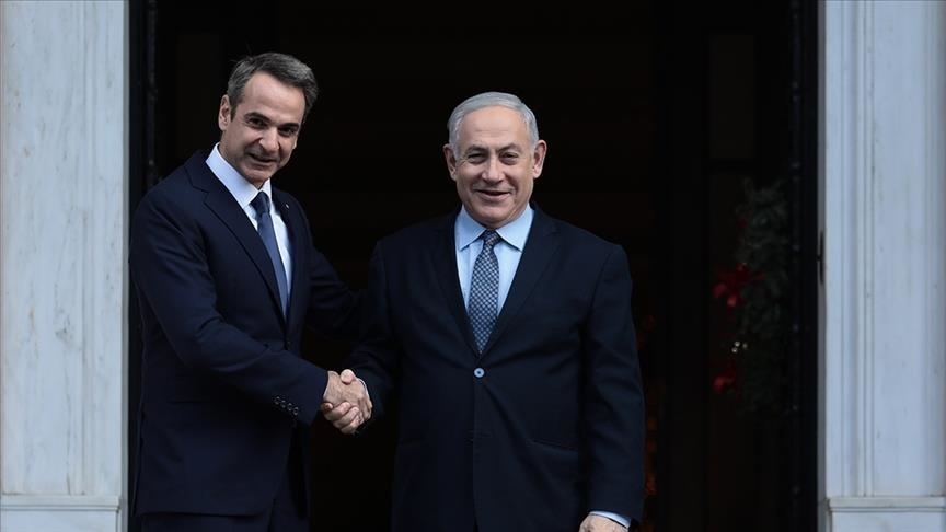 خبيران: التاريخ سيحاكم ميتسوتاكيس على لقائه نتنياهو