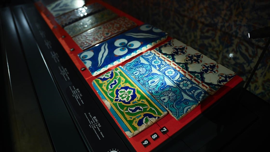 Topkapı Sarayı'nın Mabeyn bölümünde "Çini Sanat Galerisi" açıldı