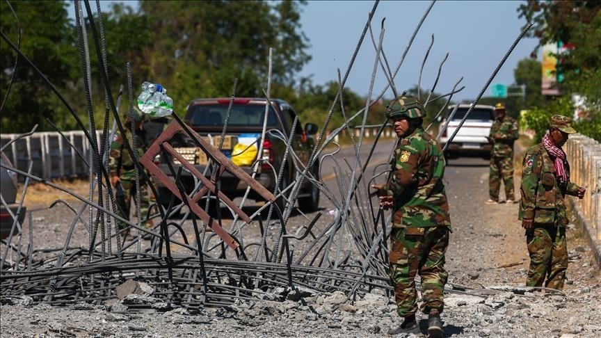 Тајланд и Камбоџа ги одржаа првите разговори меѓу двете армии во услови на новите судири со десетици жртви