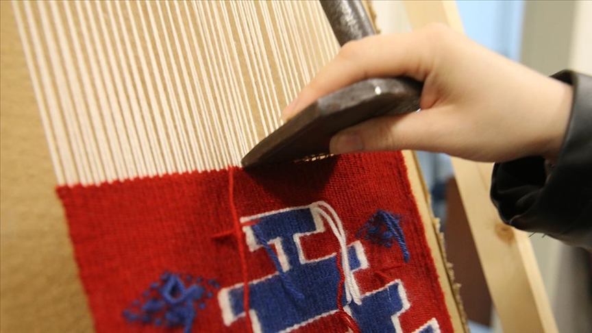 Tokat'ın coğrafi işaretli Kızık Kilimi özel öğrencilerin elinde geleceğe taşınıyor