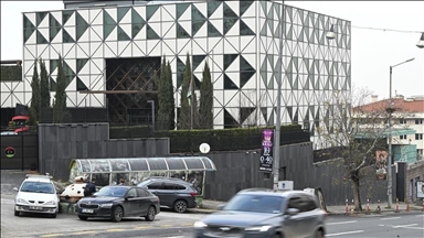 سفارة ليبيا بأنقرة تنكس العلم حدادا على مصرع رئيس الأركان