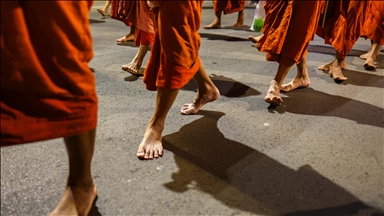Hiljade ljudi bosonogo marširalo za mir u Kambodži dok počinju pregovori s Tajlandom