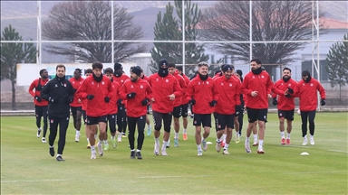 Sivasspor ilk yarının son maçını 3 puanla kapatmak istiyor