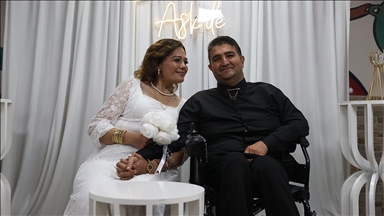 Bedensel engelli çiftin aşkı "imece" usulü düğünle taçlandı