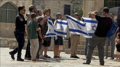 Группа израильтян, захватившая палестинские земли, устроила рейд на мечеть Аль-Акса