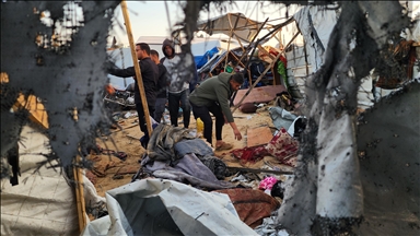 الجيش الإسرائيلي يقتل فلسطينيا ويصيب 12 بقصف وإطلاق نار في غزة