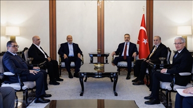 فيدان يبحث مع وفد من حماس مستجدات الأوضاع