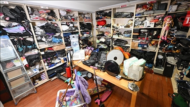 İETT araçlarında unutulan eşyalar sergilendi