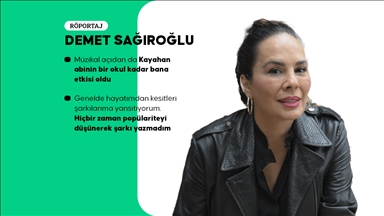 Unutulmaz şarkılara imza atan Demet Sağıroğlu: Türkiye'den hemen herkesle aynı sahneyi paylaştım