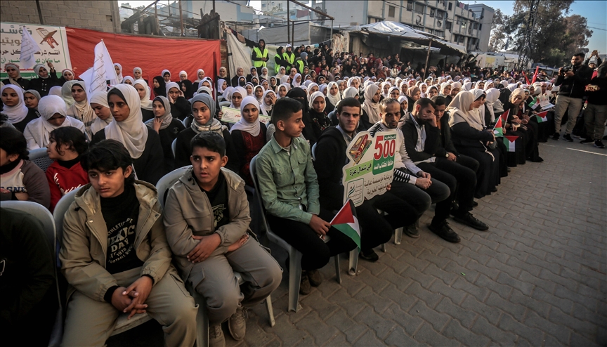 500 hafëzë të rinj palestinezë marrin  ixhazetin  pas memorizimit të Kuranit pavarësisht luftës