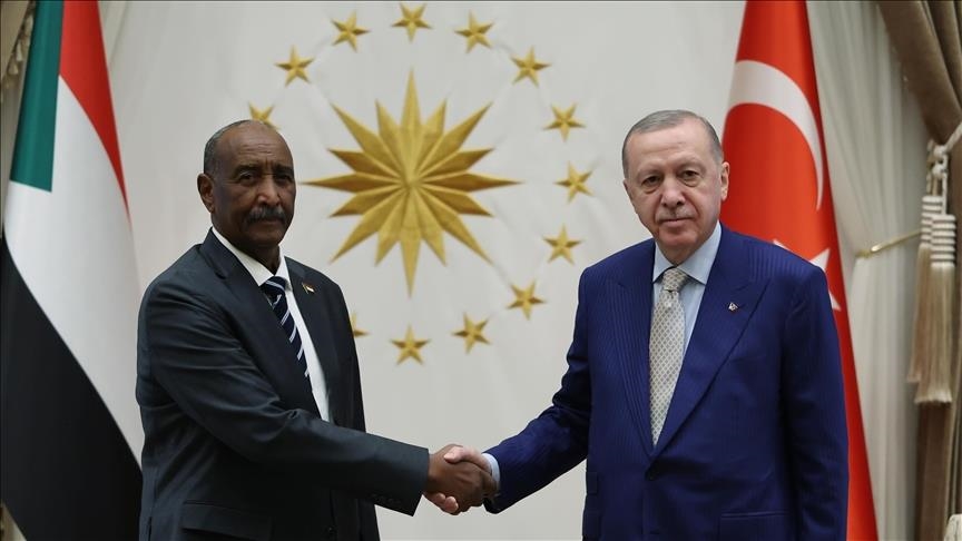 Serokomar Erdogan bi Serokê Konseya Deshilatdariyê ya Sudanê Burhan ra hevdîtin kir