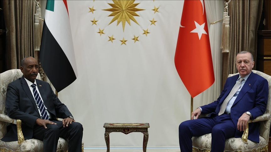 أردوغان والبرهان يشاركان في مأدبة عمل بأنقرة