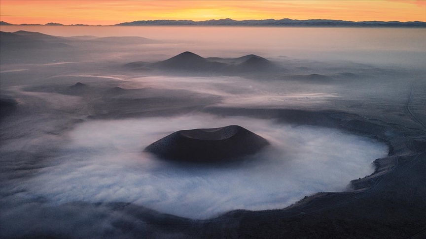 Утринската магла формираше глетка како од разгледница на езерото Меке во Турција