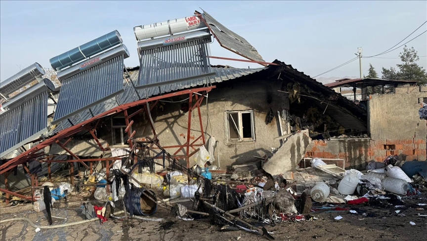 Li Dîyarbekirê di kargeheke ku penêr lê tê çêkirin da teqîn çêbû, 6 kes birîndar bûn