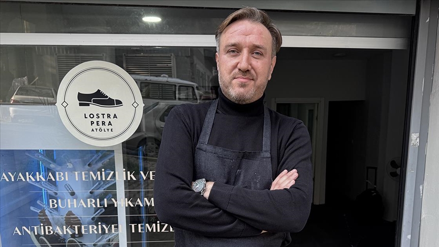 Gedikpaşa’daki hatıraları 20 yıllık reklamcıyı baba mesleği ayakkabı tamirciliğine yöneltti