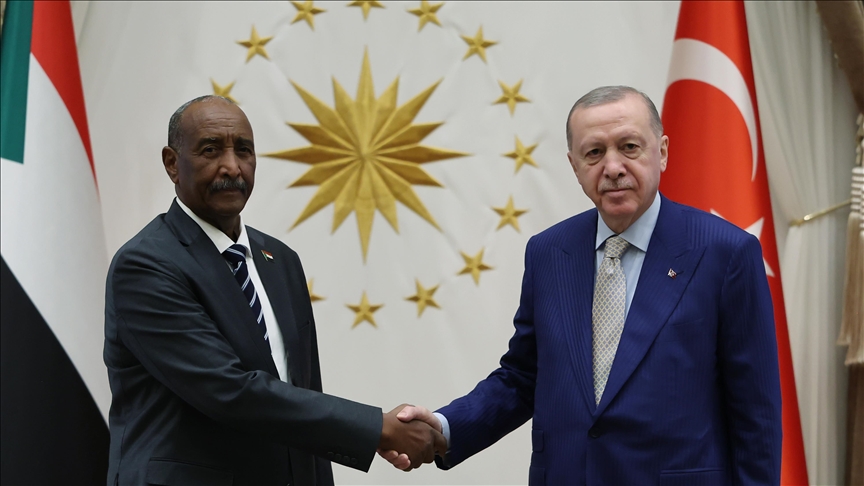 Глава Суверенного совета Судана прибыл с визитом в Турцию