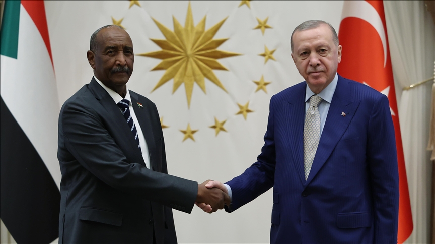 Presidenti turk takohet me kreun e Këshillit të Sovranitetit të Sudanit në Ankara