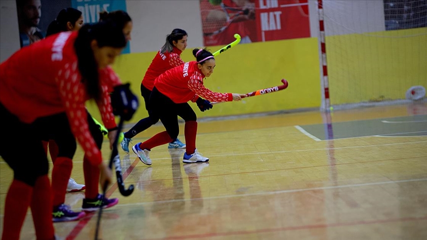 Avrupa Şampiyonası'na hazırlanan kadın hokeyciler, Portekiz'e madalya hedefiyle gidecek