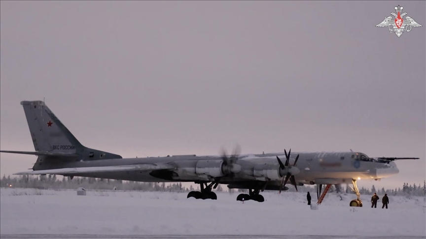 Российские бомбардировщики выполнили плановый полет над Баренцевым и Норвежским морями