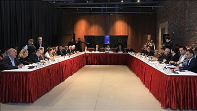 Galataport'a kruvaziyer gemisiyle gelen turistler, özel tramvayla Tarihi Yarımada'ya ulaşacak