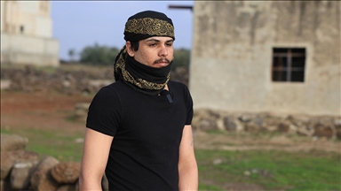 İsrail, Suriye’nin güneyine baskın düzenleyip sivilleri alıkoymaya devam ediyor