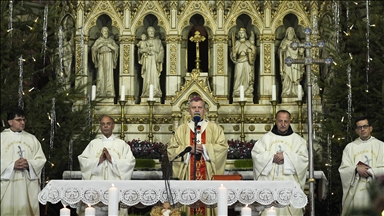 Nadbiskup Tomo Vukšić predvodio misu božićnog bdjenja u sarajevskoj katedrali