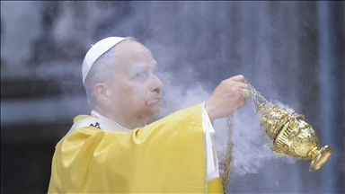 Papa 14. Leo, Vatikan'da ilk kez Noel ayini yönetti