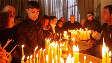 Shqipëri, besimtarët e krishterë kremtojnë Krishtlindjet