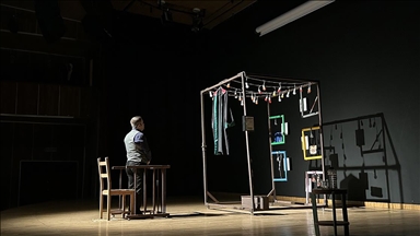 "Posta Kutusu" oyunu "nostaljik tat"larla seyircide iz bırakmayı hedefliyor