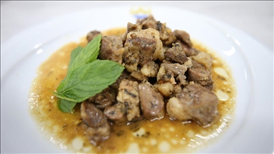 Edirne'de Mevlevi mutfağı üniversitede aşçı adaylarının elinde yeniden hayat buluyor